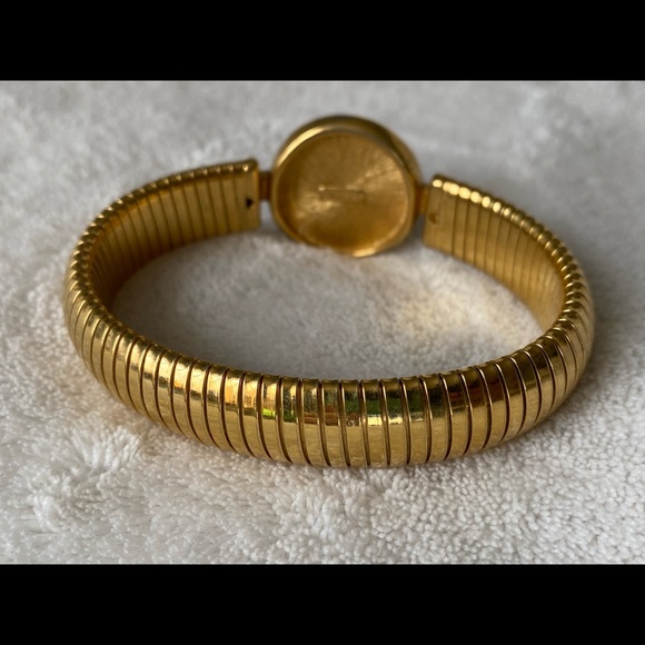 Vintage Monet Gold & Faux Pearl Stretch Bracelet - Picture 4 of 6